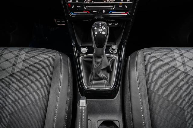 Volkswagen T-Cross 1,5 TSI DSG R-Line - LAGER 