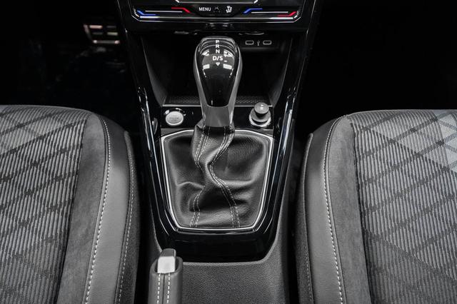 Volkswagen T-Cross 1,0 TSI DSG R-Line - LAGER 