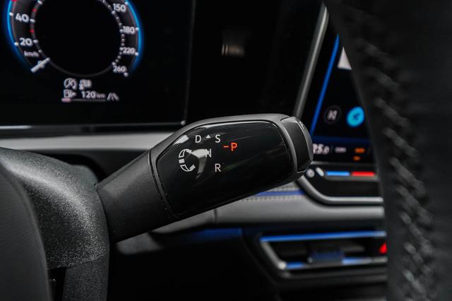 Tiguan Neues Modell 2,0 TDI DSG 4Motion R- -LAG. 