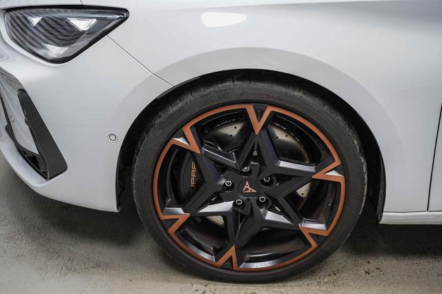 Cupra Leon Sportstourer ST 2,0 TSI DSG 4x4 VZ - LAGER 