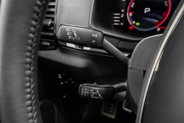 Skoda Karoq 2,0 TSI DSG 4x4 Sportline - LAGER 