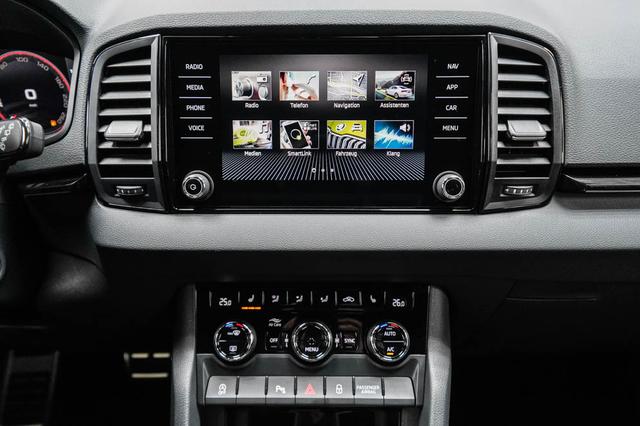 Skoda Karoq 2,0 TSI DSG 4x4 Sportline - LAGER 