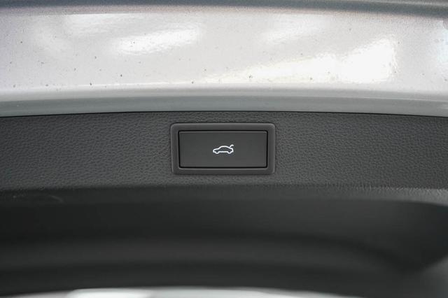 Skoda Karoq 2,0 TSI DSG 4x4 Sportline - LAGER 