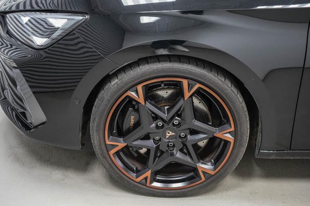 Cupra Leon Sportstourer ST 2,0 TSI DSG 4x4 VZ - LAGER 