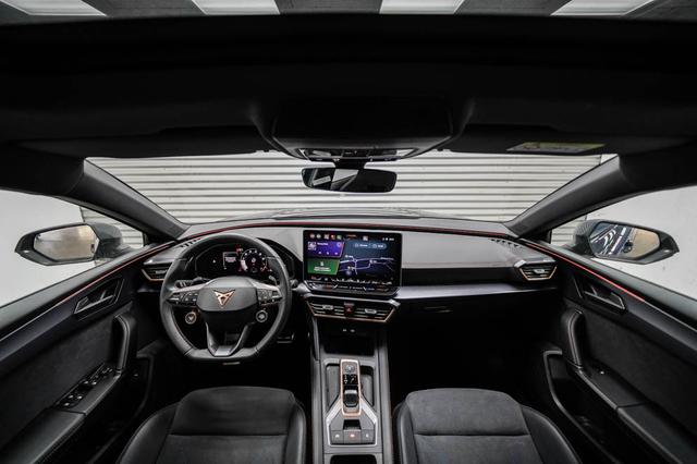 Cupra Leon Sportstourer ST 2,0 TSI DSG 4x4 VZ - LAGER 