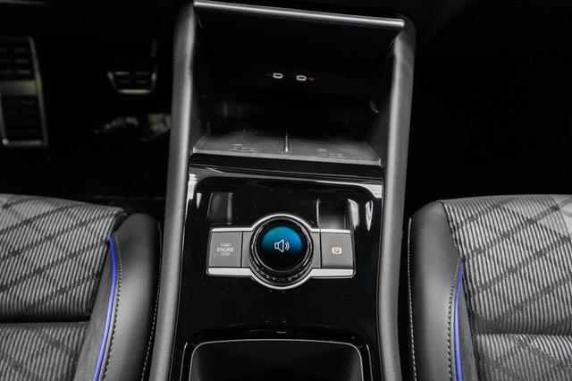 Volkswagen Tiguan 2,0 TDI DSG 4Motion R-Line - LAGER 