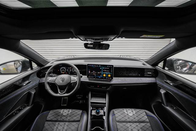 Volkswagen Tiguan 2,0 TDI DSG 4Motion R-Line - LAGER 