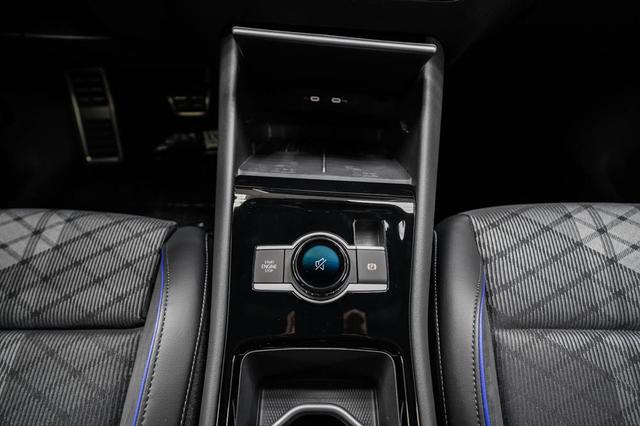 Volkswagen Tiguan 2,0 TDI DSG 4Motion R-Line - LAGER 