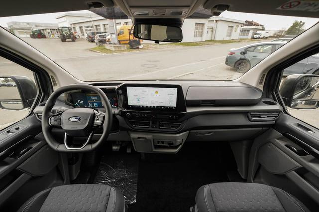 Ford Tourneo Custom 2,0 EcoBlue AT L2H1 Titaniu -LAG. 