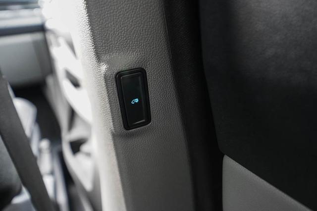 Ford Tourneo Custom 2,0 EcoBlue AT L2H1 Titaniu -LAG. 