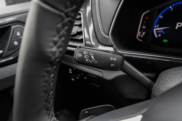 Volkswagen T-Cross 1,5 TSI DSG R-Line - LAGER 