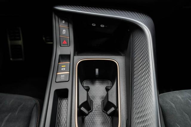 Cupra Terramar 1,5 eTSI DSG - LAGER 
