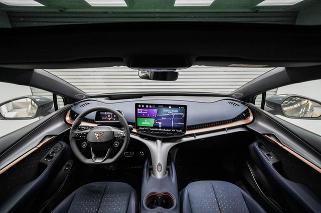 Cupra Tavascan 77 kWh 4Drive VZ Adrenalin - LAGER 