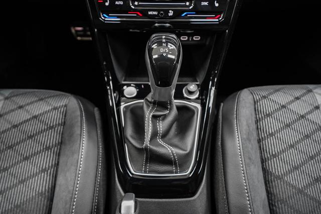 Volkswagen T-Cross 1,5 TSI DSG R-Line - LAGER 