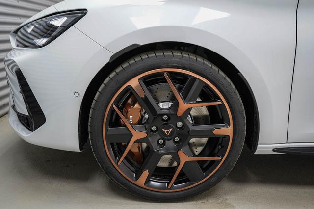 Cupra Leon Sportstourer ST 2,0 TSI DSG 4Drive VZ Extreme - LAGER 