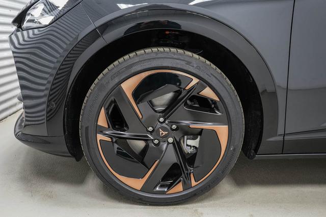 Cupra Tavascan 77 kWh 4Drive VZ Adrenalin - LAGER 