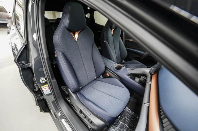 Cupra Tavascan 77 kWh 4Drive VZ Adrenalin - LAGER 