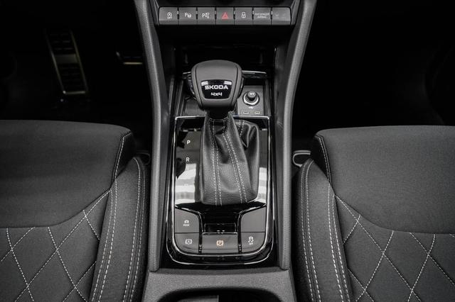 Skoda Karoq 2,0 TDI DSG 4x4 Sportline - LAGER 