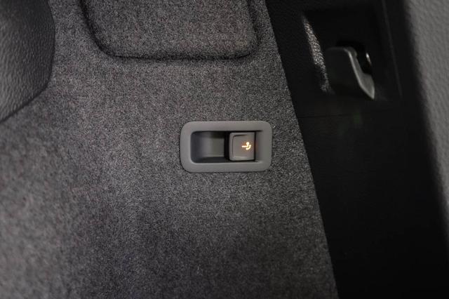 Skoda Karoq 2,0 TDI DSG 4x4 Sportline - LAGER 
