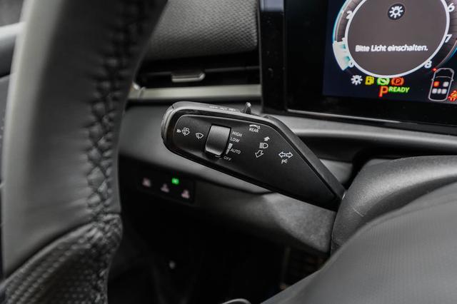 T-Roc neuer 1,5 eTSI DSG R-Line - LAGER 