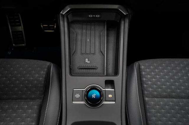 T-Roc neuer 1,5 eTSI DSG R-Line - LAGER 