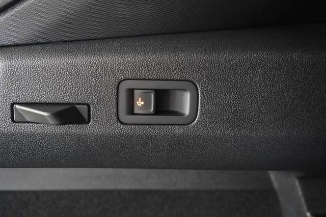 T-Roc neuer 1,5 eTSI DSG R-Line - LAGER 