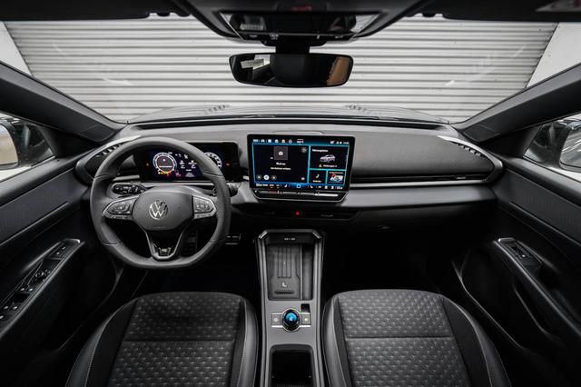 Volkswagen T-Roc neuer 1,5 eTSI DSG R-Line - LAGER 
