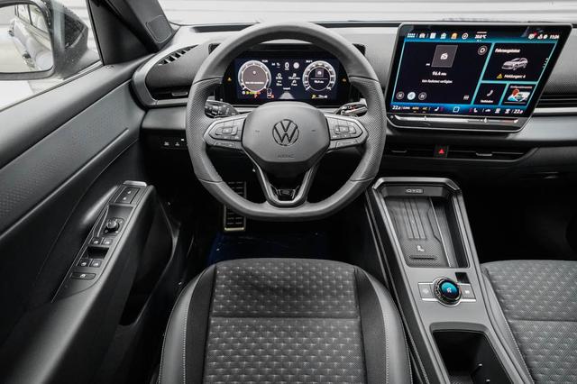 T-Roc neuer 1,5 eTSI DSG R-Line - LAGER 