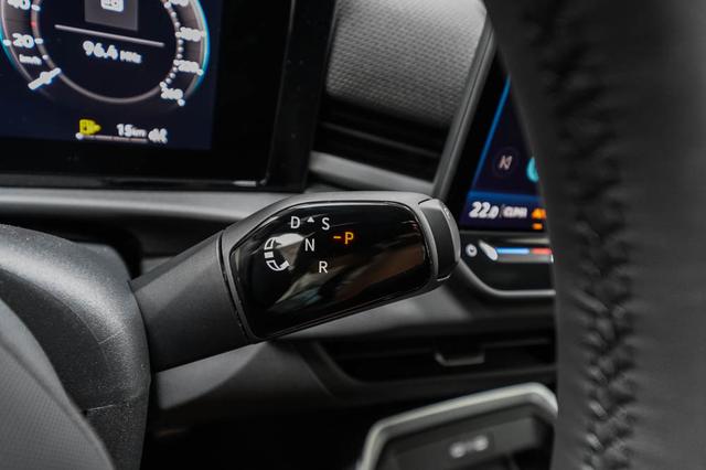 T-Roc neuer 1,5 eTSI DSG R-Line - LAGER 