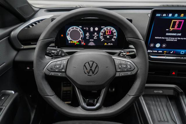 T-Roc neuer 1,5 eTSI DSG R-Line - LAGER 