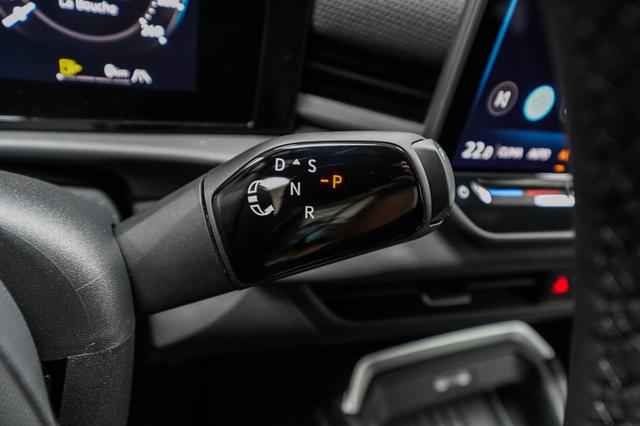T-Roc neuer 1,5 eTSI DSG R-Line - LAGER 
