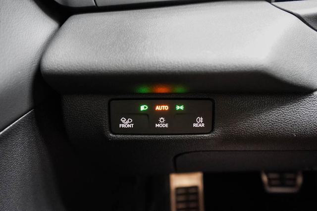 T-Roc neuer 1,5 eTSI DSG R-Line - LAGER 