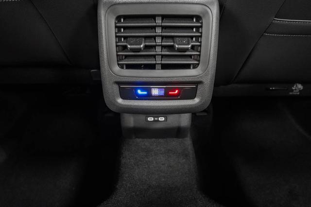 T-Roc neuer 1,5 eTSI DSG R-Line - LAGER 