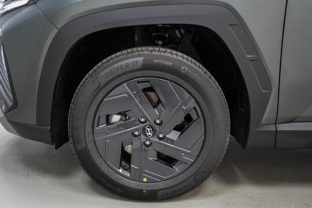 Hyundai TUCSON 1,6 T HEV AT Black Line - LAGER 