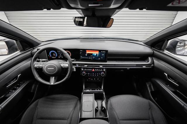 Hyundai TUCSON 1,6 T HEV AT Black Line - LAGER 