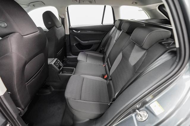 Skoda Octavia Combi Kombi 2,0 TDI DSG Selection - LAGER 