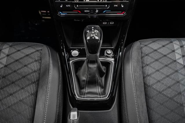 Volkswagen T-Cross 1,5 TSI DSG R-Line - LAGER 