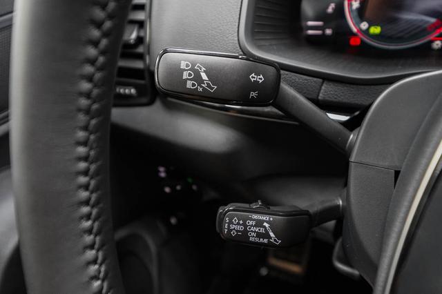 Skoda Karoq 1,5 TSI DSG Sportline - LAGER 