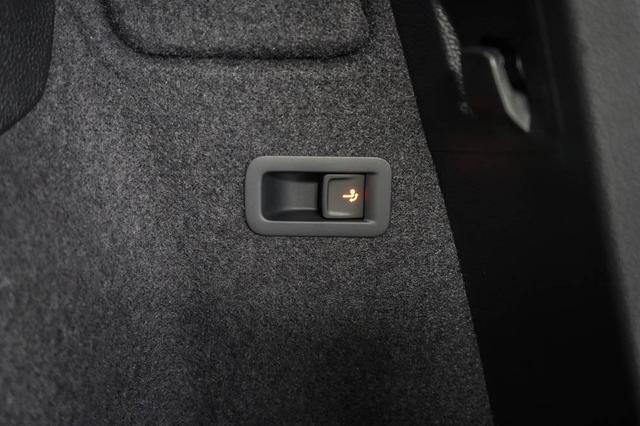 Skoda Karoq 1,5 TSI DSG Sportline - LAGER 