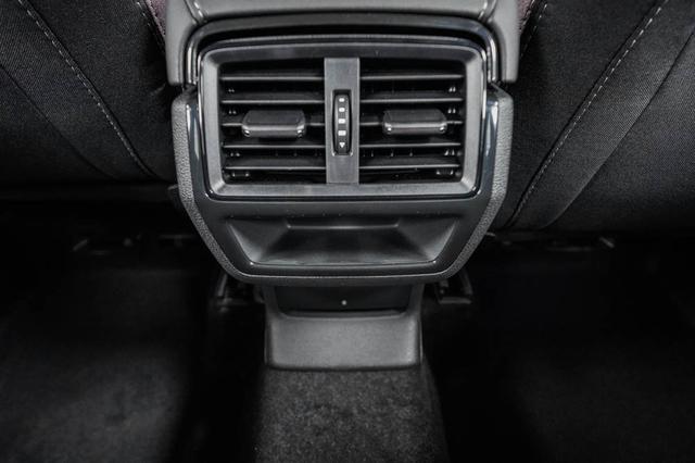 Skoda Karoq 2,0 TDI DSG 4x4 Sportline - LAGER 