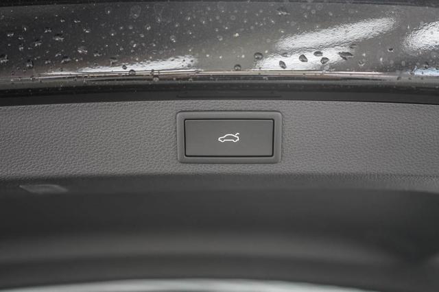 Karoq 2,0 TSI DSG 4x4 Sportline - LAGER 