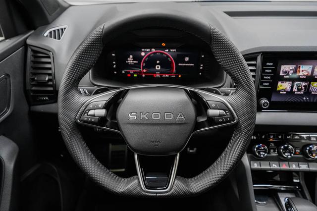 Skoda Karoq 2,0 TSI DSG 4x4 Sportline - LAGER 