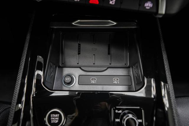 Audi Q3 1,5 eTFSI S tronic Basic - LAGER 