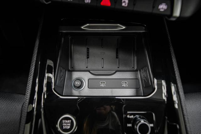 Q3 2,0 TFSI S tronic quattro Basic - LAGER 