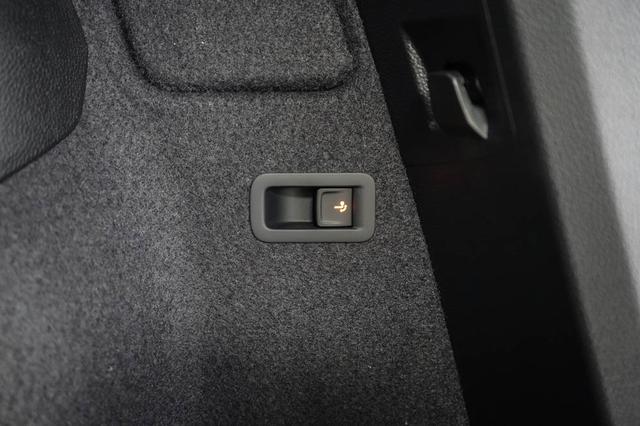 Skoda Karoq 1,5 TSI DSG Sportline - LAGER 