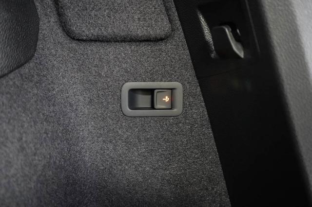 Skoda Karoq 2,0 TSI DSG 4x4 Sportline - LAGER 