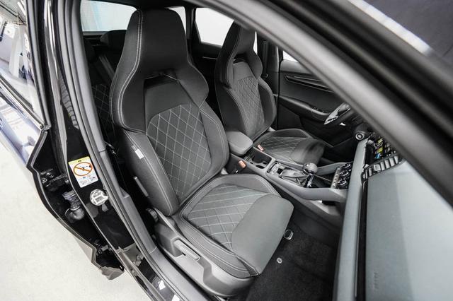 Skoda Karoq 2,0 TSI DSG 4x4 Sportline - LAGER 