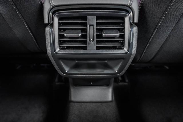 Skoda Karoq 2,0 TSI DSG 4x4 Sportline - LAGER 
