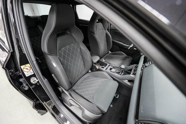 Skoda Karoq 2,0 TSI DSG 4x4 Sportline - LAGER 