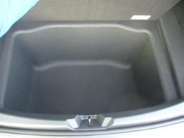 Tesla Model 3 Long Range AWD Allrad Dualmotor (366 KW/498 PS) Wärmepumpe, Standheizung und Kühlung, Navi, 360° Kamera, PDC vone u. hinten, 18 Zoll Aluräder 